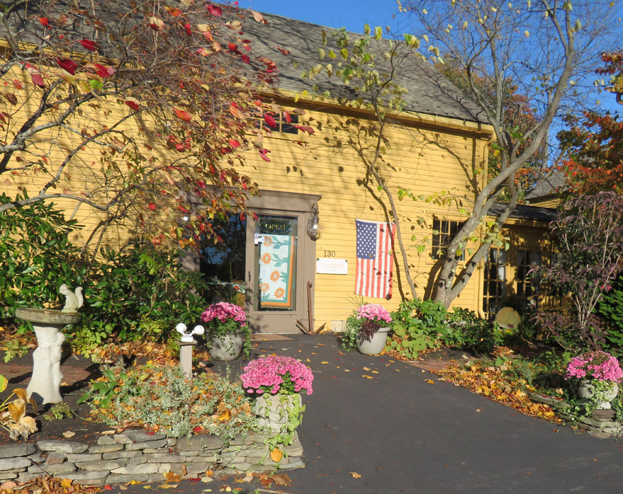 Picture of the Rocky Mountain Quilts shop.