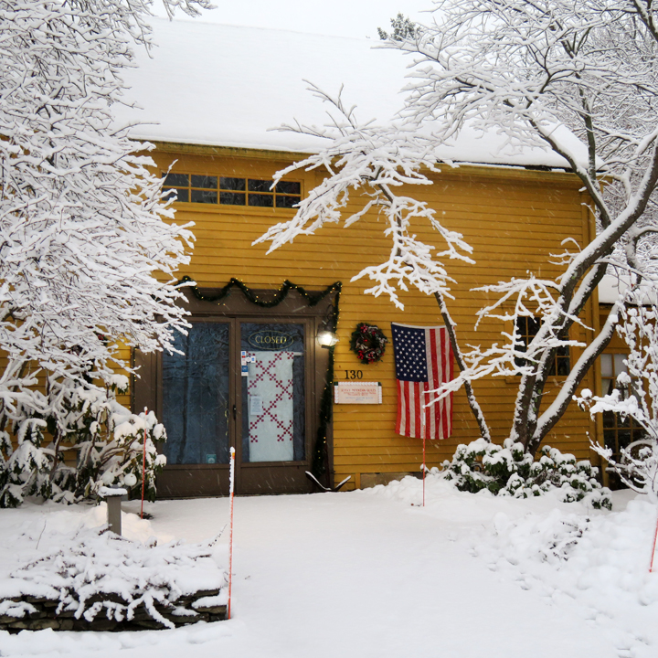 Picture of the Rocky Mountain Quilts shop.